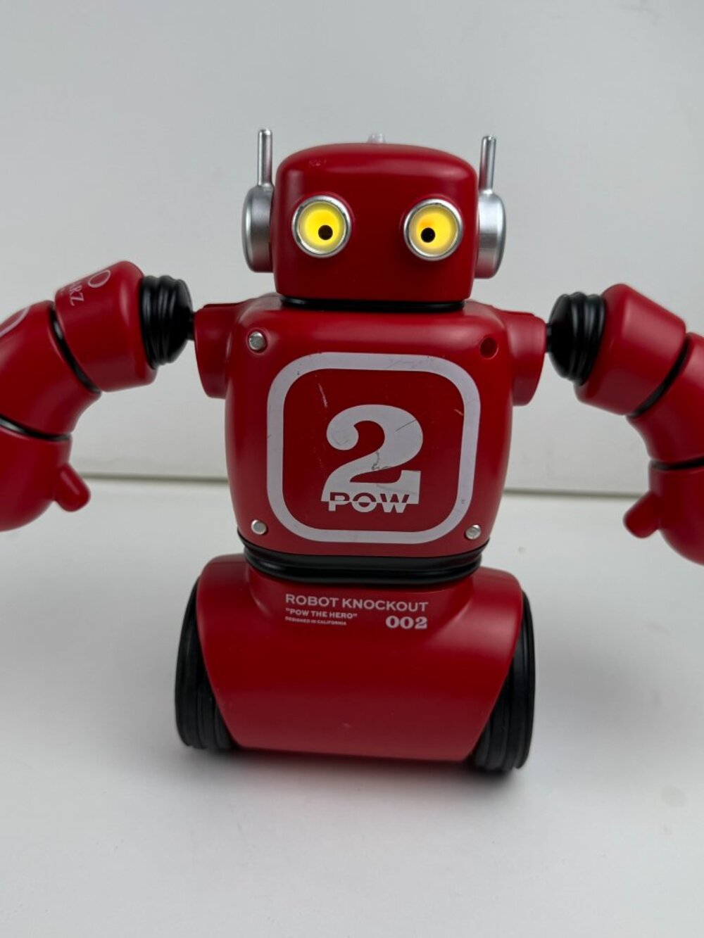 FAO Schwarz Robot Knockout Pow The Hero 002 Red Boxing Bot 7"Model 1015721 Works